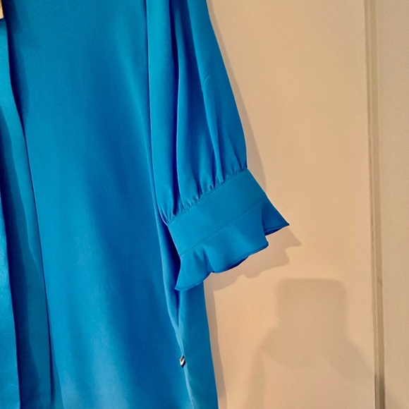 Collarless silk blouse - Picture 2 of 3